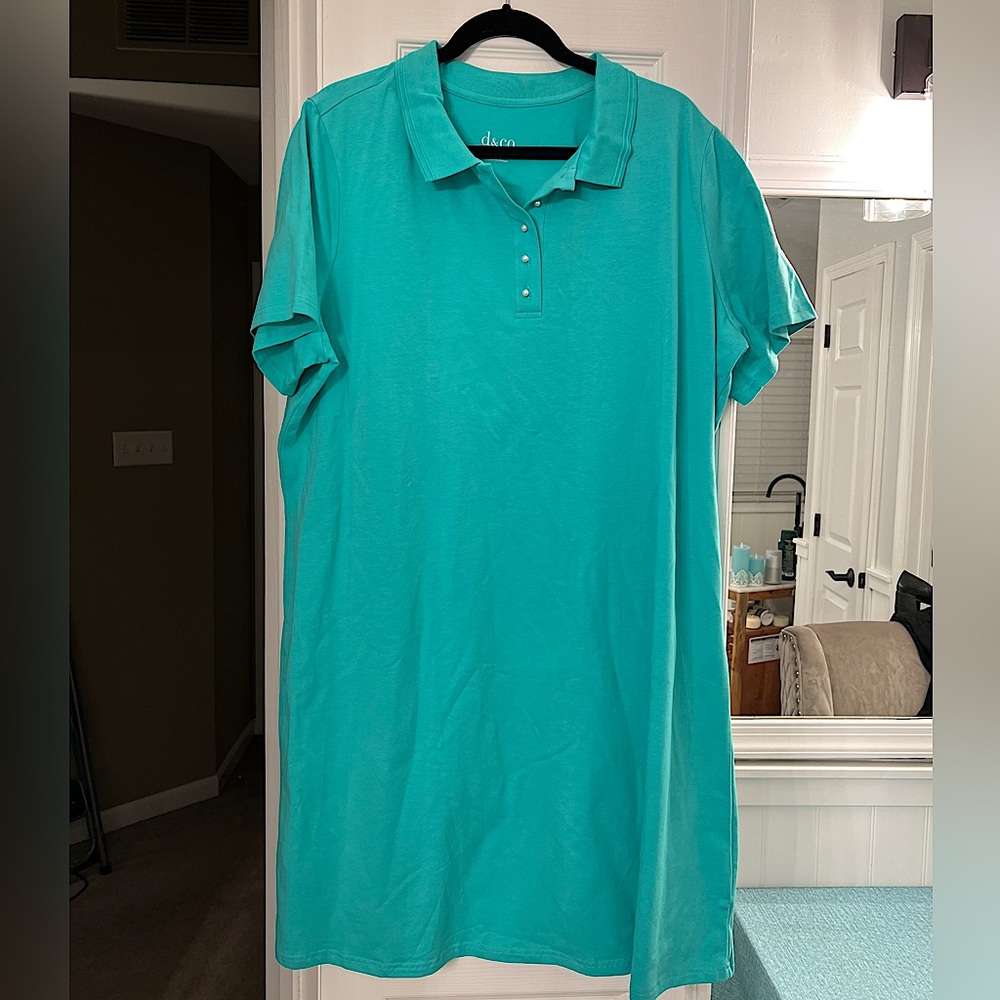 Denim & Co Aqua short sleeve shirt dress with 5 pearl buttons.